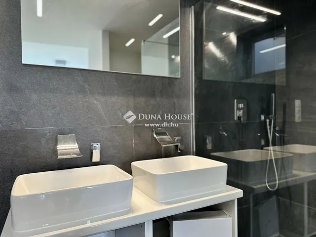 Eladó ház Pécs 190 nm