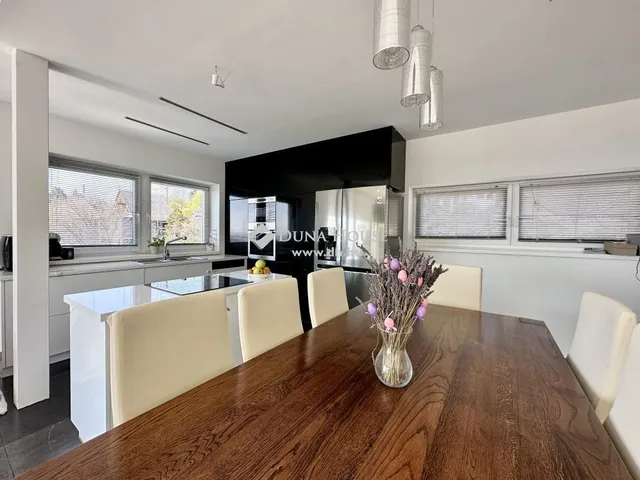 Eladó ház Pécs 190 nm