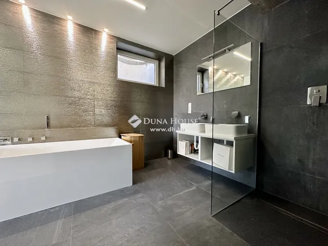 Eladó ház Pécs 190 nm