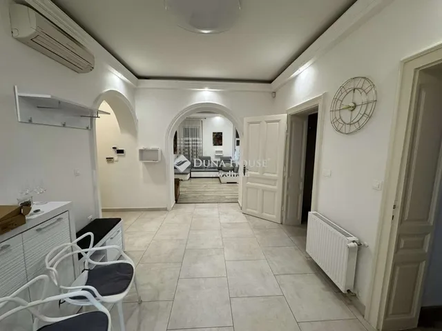 Eladó lakás Pécs 138 nm