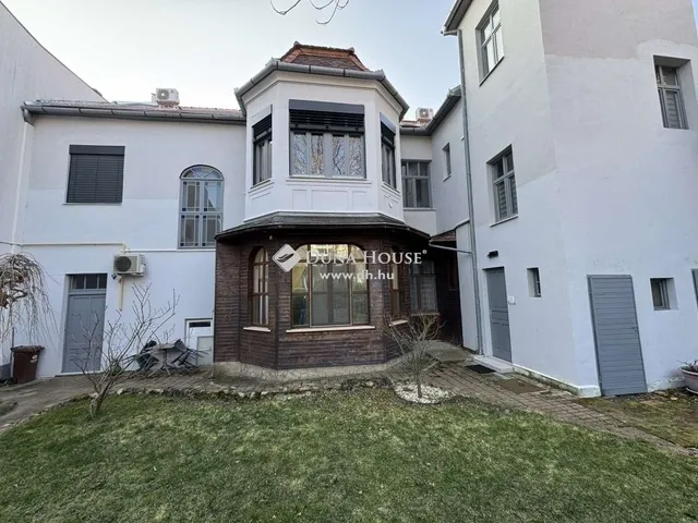 Eladó lakás Pécs 138 nm