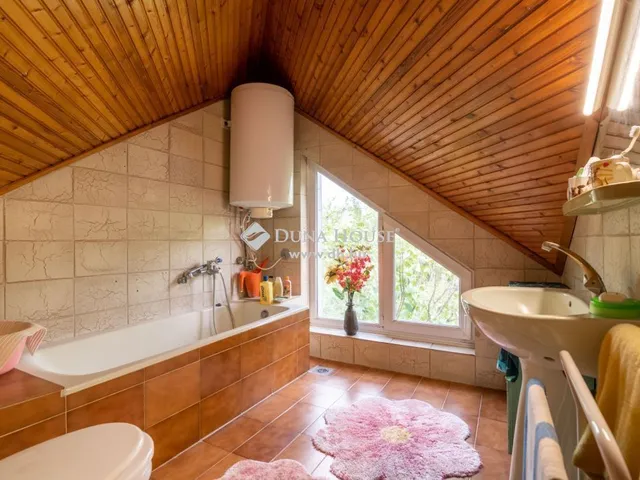 Eladó ház Pécs 265 nm