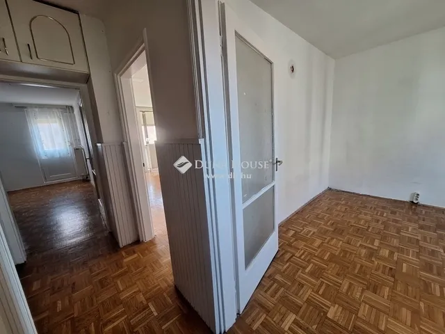 Eladó lakás Pécs 64 nm