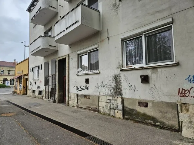 Eladó lakás Pécs 99 nm