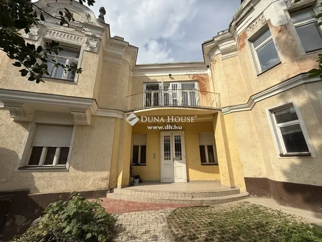 Eladó ház Pécs 426 nm