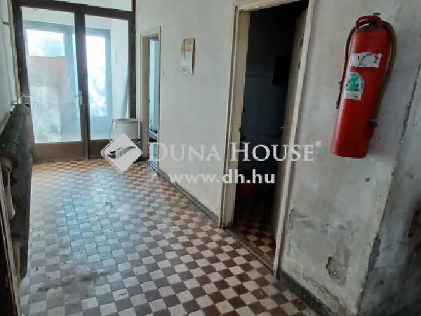 Eladó kereskedelmi és ipari ingatlan Bátaszék 3325 nm