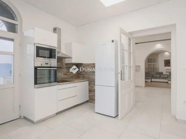 Eladó lakás Pécs 138 nm