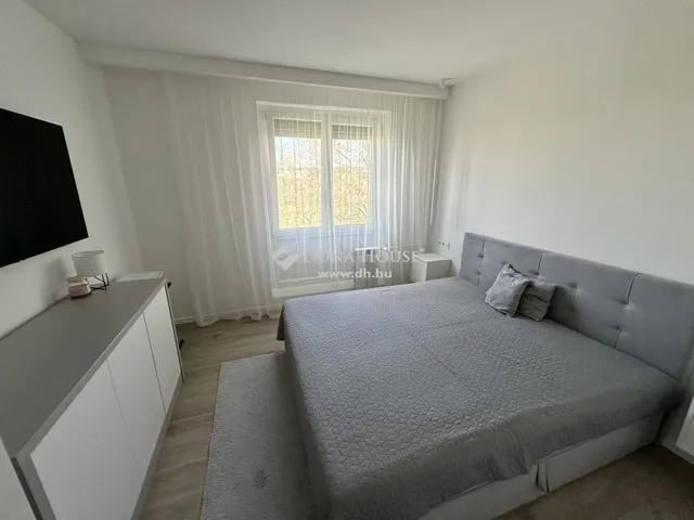 Eladó lakás Pécs, Kertváros 67 nm
