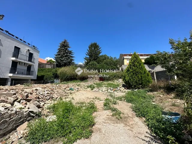 Eladó telek Pécs 570 nm