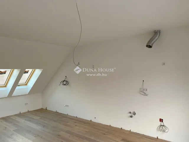 Eladó lakás Pécs 88 nm