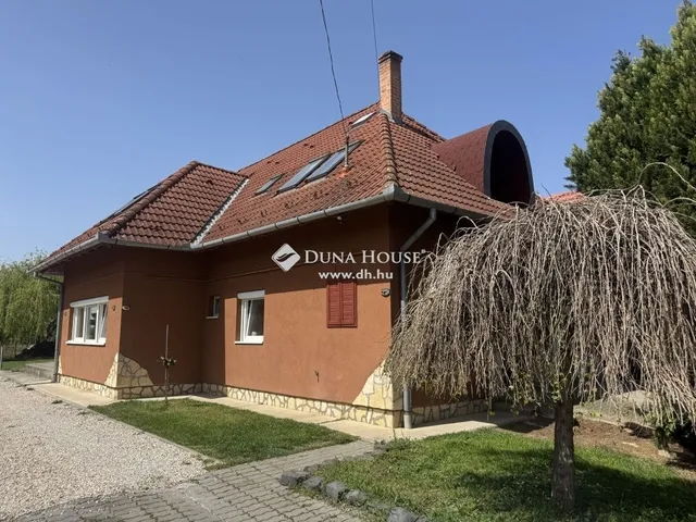 Eladó ház Görcsöny 213 nm