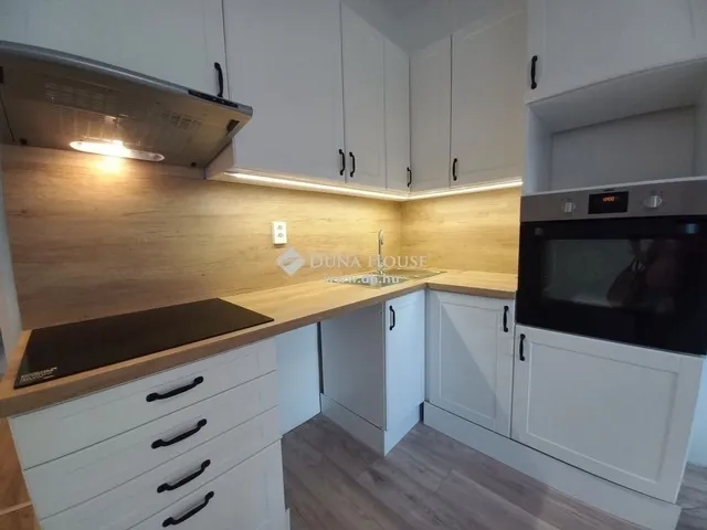 Eladó lakás Pécs 69 nm