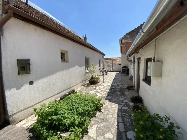 Eladó lakás Pécs 27 nm