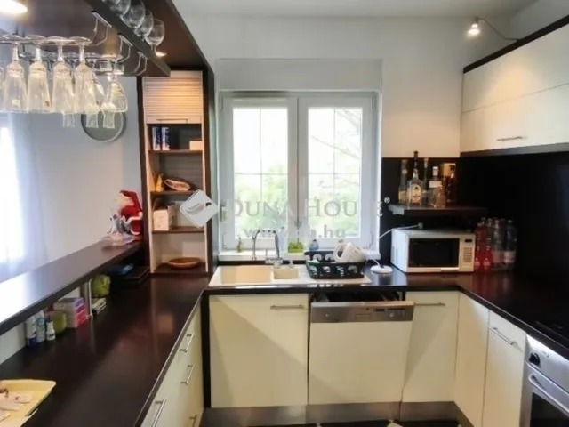 Eladó ház Pécs, Málom 140 nm