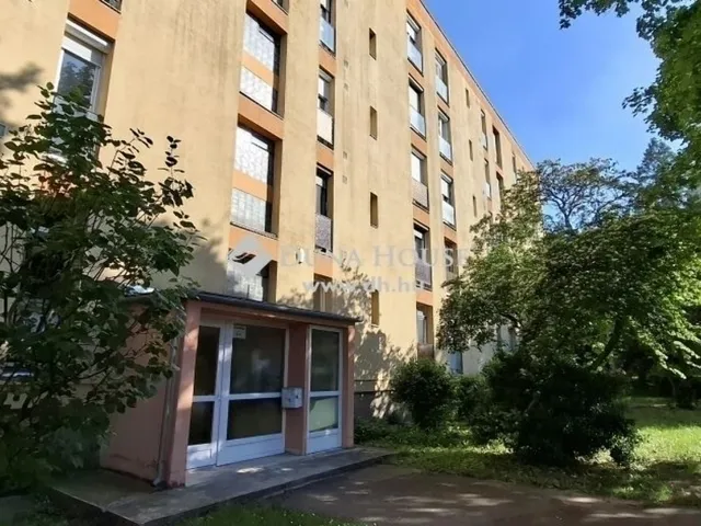 Eladó lakás Pécs, Uránváros 54 nm
