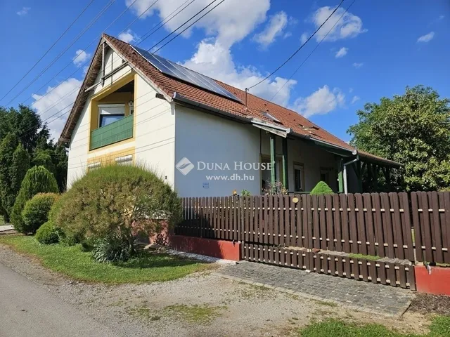 Eladó ház Baksa 240 nm