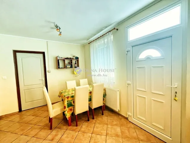 Eladó ház Szűr 94 nm
