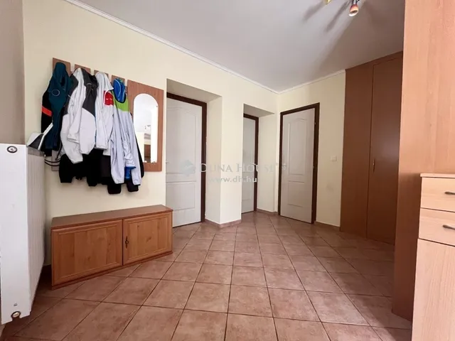 Eladó ház Szűr 94 nm
