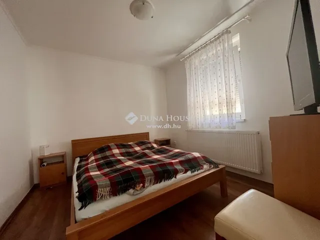 Eladó ház Szűr 94 nm