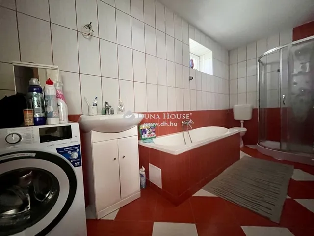 Eladó ház Szűr 94 nm