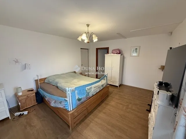Eladó ház Kozármisleny 225 nm