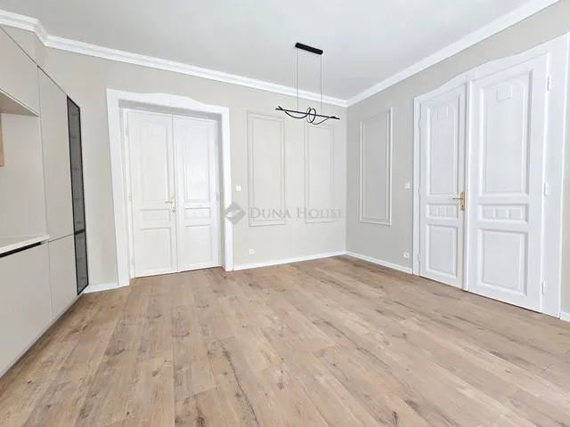 Eladó lakás Pécs 87 nm