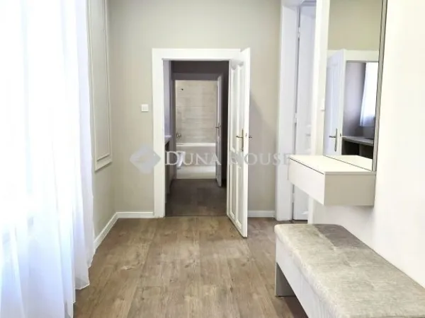 Eladó lakás Pécs 87 nm