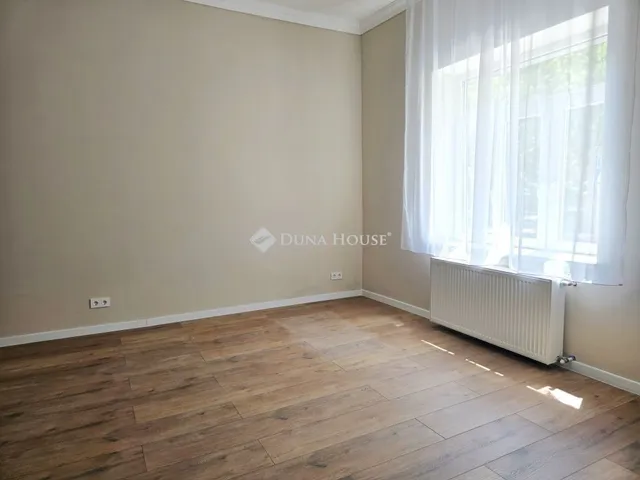 Eladó lakás Pécs 87 nm