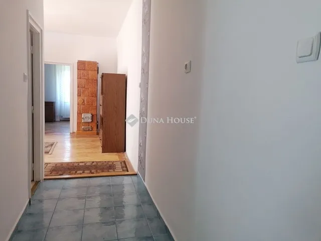 Eladó lakás Komló 53 nm