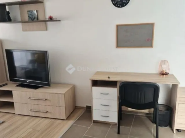 Kiadó lakás Pécs, Egyetemváros 56 nm