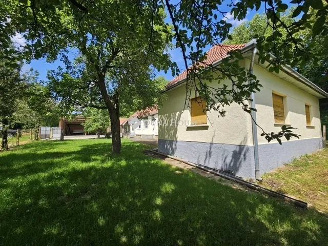 Eladó ház Feked 130 nm