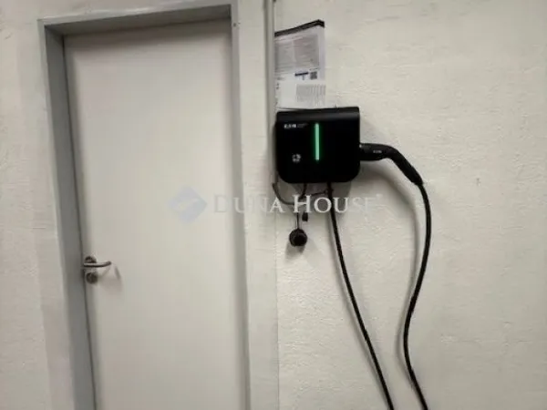 Eladó lakás Pécs 93 nm