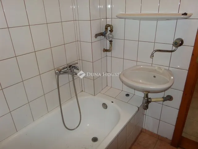 Eladó lakás Pécs, Uránváros 45 nm