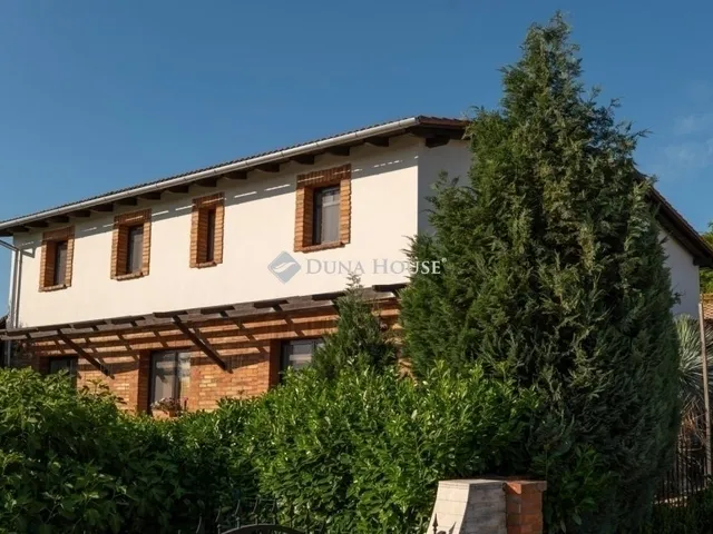 Eladó ház Romonya 230 nm