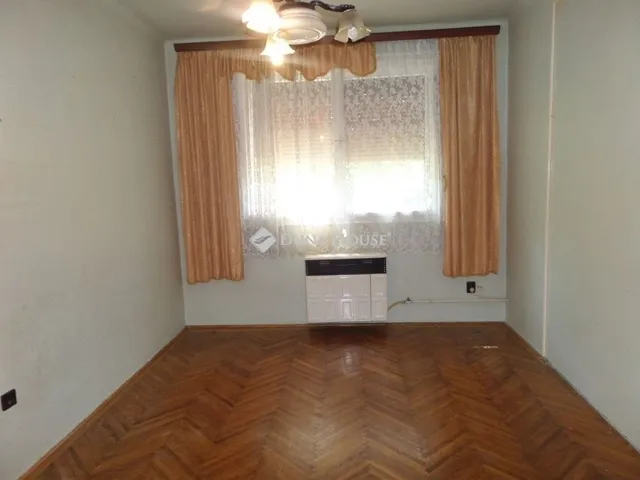 Eladó lakás Pécs 45 nm