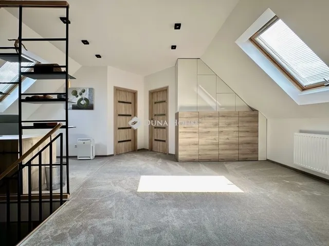 Eladó ház Kozármisleny 200 nm