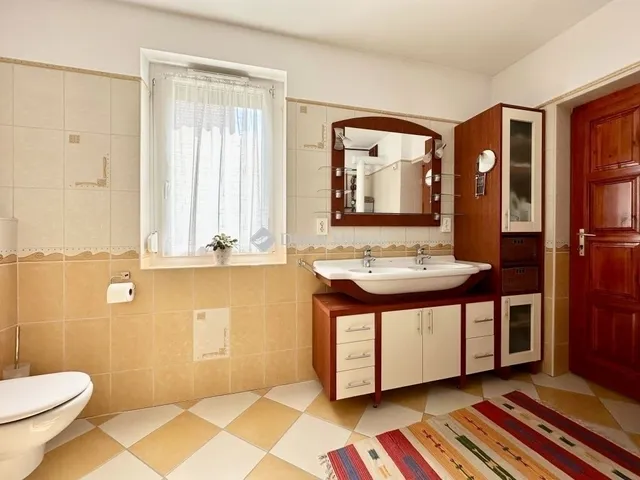 Eladó ház Kozármisleny 200 nm