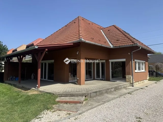 Eladó ház Görcsöny 213 nm