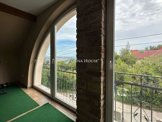 Eladó ház Pécs 300 nm