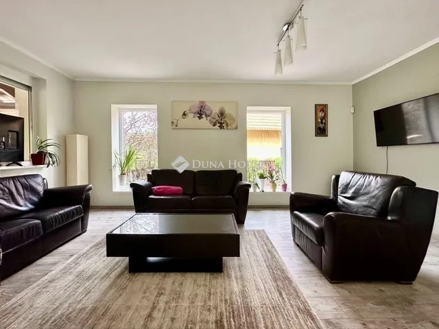 Eladó ház Pécs 300 nm