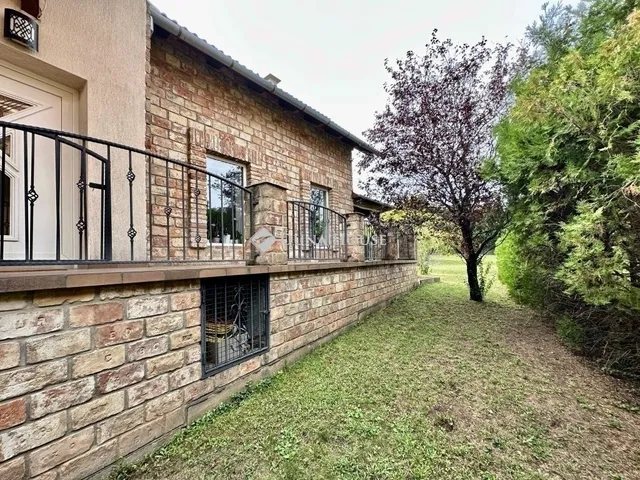 Eladó ház Pécs 300 nm