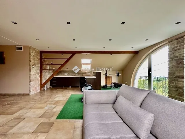 Eladó ház Pécs 300 nm