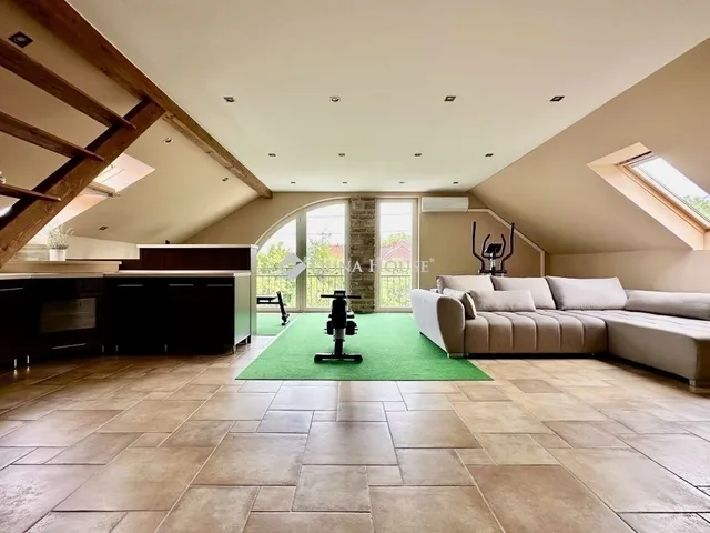 Eladó ház Pécs 300 nm