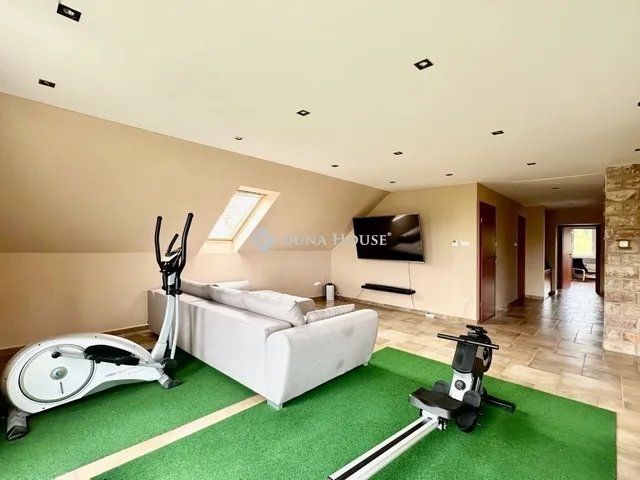 Eladó ház Pécs 300 nm