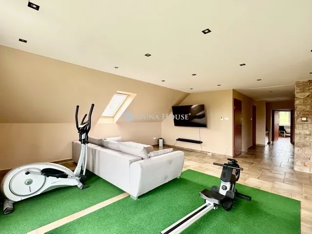 Eladó ház Pécs 300 nm