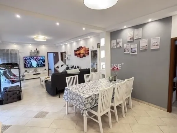 Eladó ház Nagykozár 150 nm