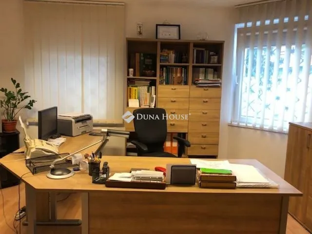 Eladó ház Szentlőrinc 175 nm