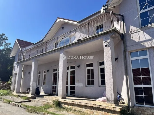 Eladó ház Pécs 720 nm