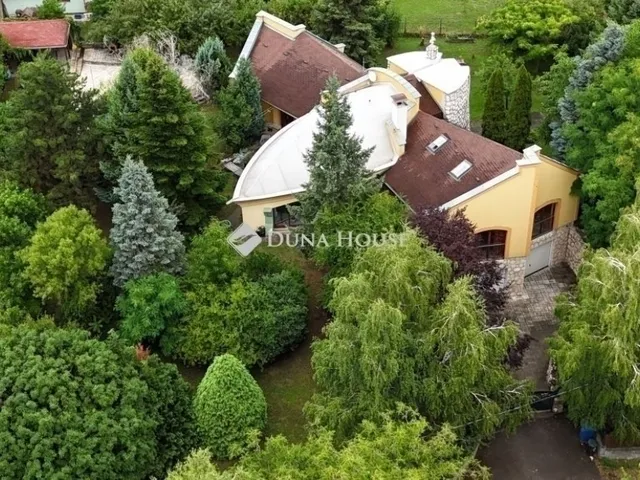 Eladó ház Pécs 240 nm