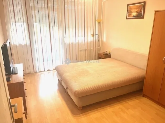 Eladó lakás Pécs, Kertváros 74 nm